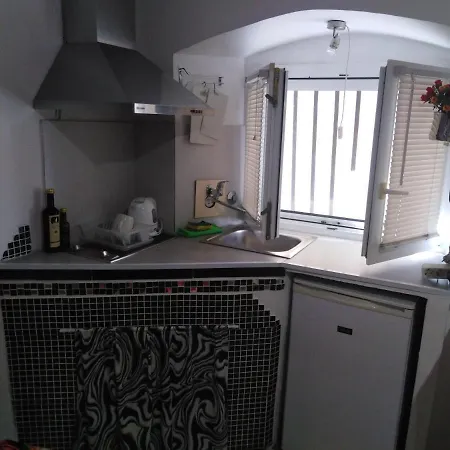 Irisha Apartment *