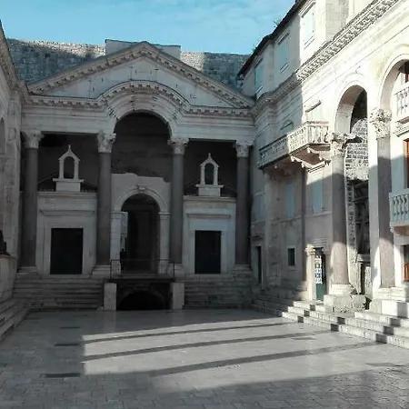 Irisha Apartment